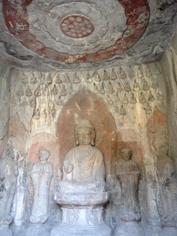 Buddha with little ones for company